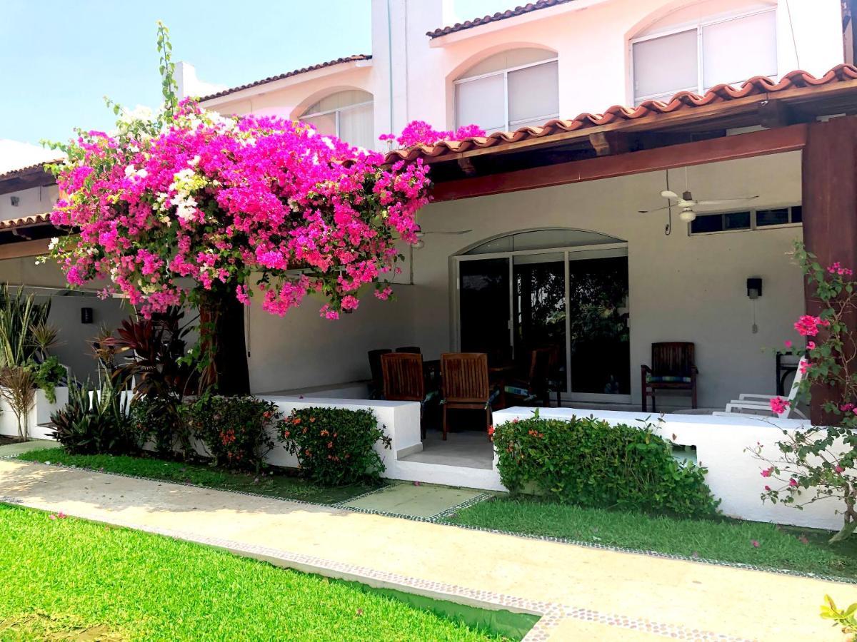 Casa Romantica De Playa Ixtapa  Exterior photo